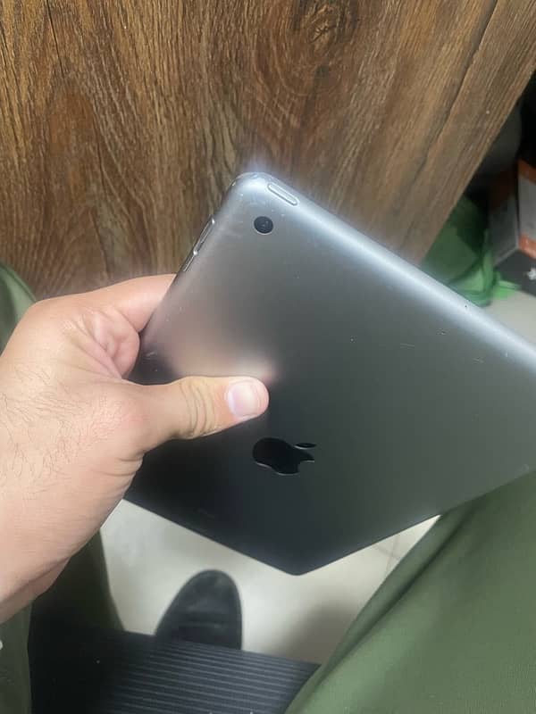 iPad 5th gen 8/10 6