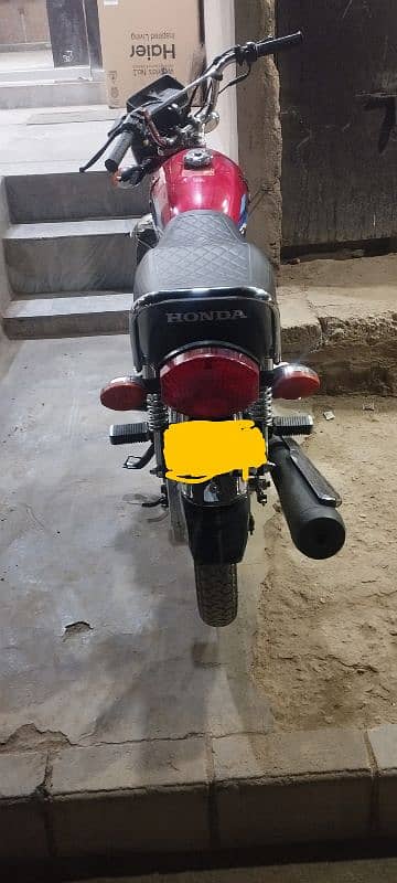 honda 125 2024 model 5000 Kms driven 6 month use new bike 4