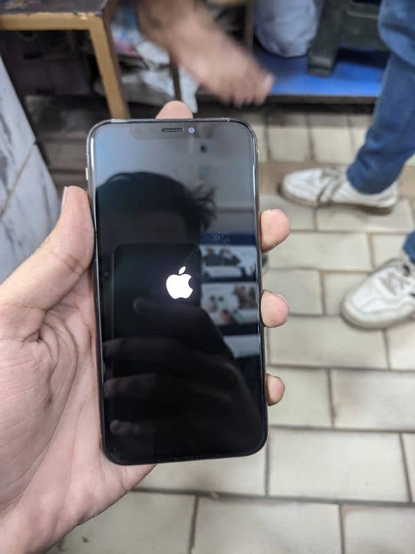 Iphone XS 4