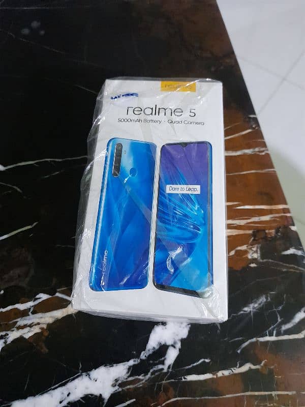 Oppo Real me 5 with complete Box Good Condition 3