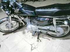 Honda 125 23pt ok bike 0*3**09*6*1*5*1*9÷7*7