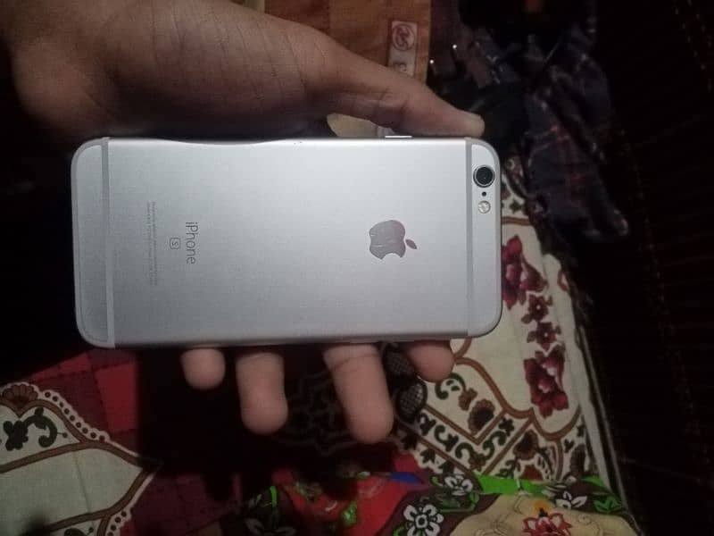 iPhone 6s 64GB non pta koi masla nahi h bas f 2