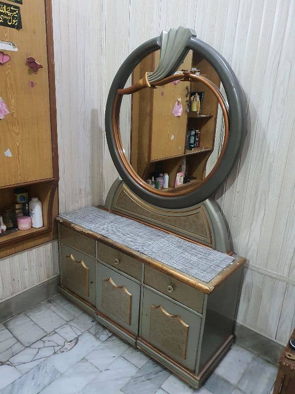 Dressing Table with Mirror 1