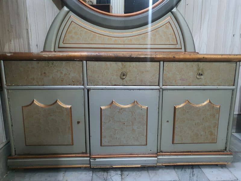 Dressing Table with Mirror 4