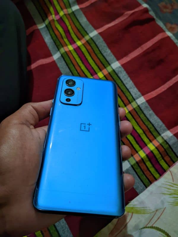 OnePlus 9 5G.  12/256 1