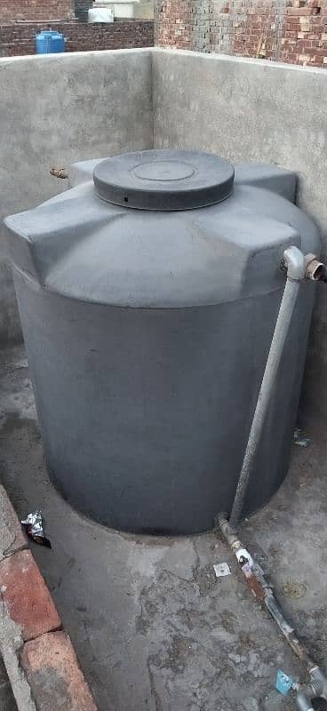 water tank 300 gallon blue colour and 150 gallon black colour for sale 1