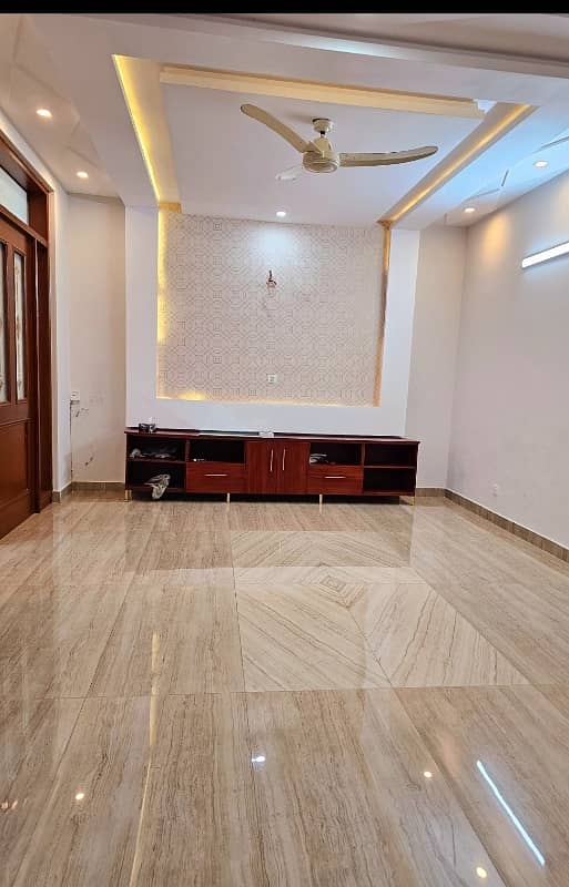 9 Marla Tile Flooring Luxurious Ground Floor Portion Available In G-14/4 10