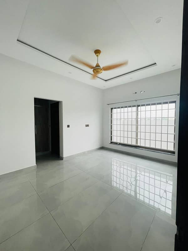 10 Marla House (Lower portion) Available for Rent in Block G-6 Bahria Orchard Phase 4 7