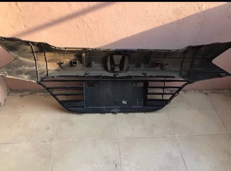 Honda Vezel Front Grill 6