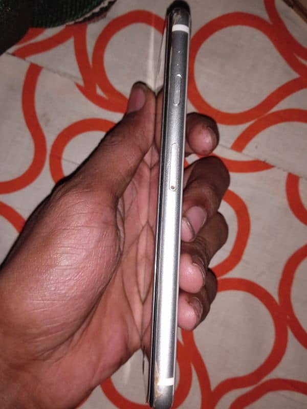 I Phone se 2020 Pta approved for sale 3