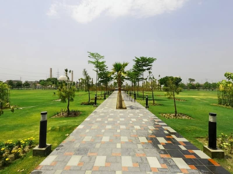 Ideal 1 Kanal Residential Plot Available In LDA Avenue - Block F, Lahore 21