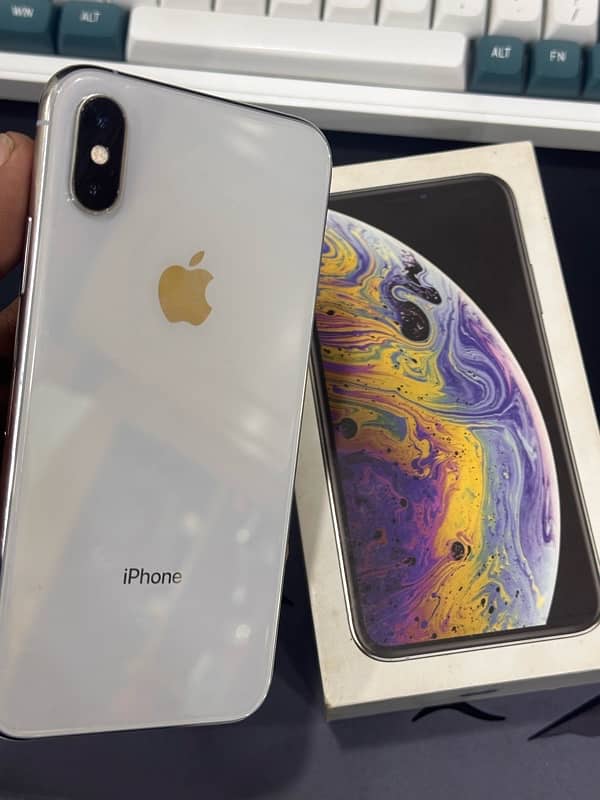 iPhone XS 64GB ( PTA APPROVED ) 3