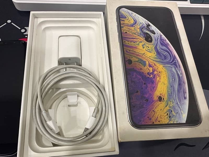 iPhone XS 64GB ( PTA APPROVED ) 4