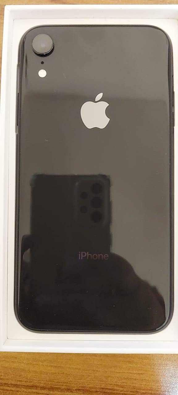 Apple iPhone XR in Mint Scratchless Condition 1