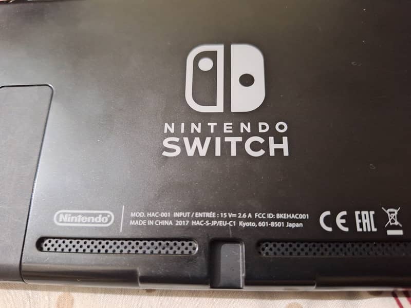 Nintendo Switch 4