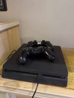 PS 4 Slim