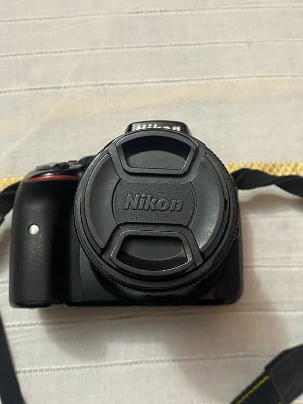 Dslr Nikon d5300 with Af-p 18-55mm VR and Nikon Af-S 35mm f1.8g Lens. 9