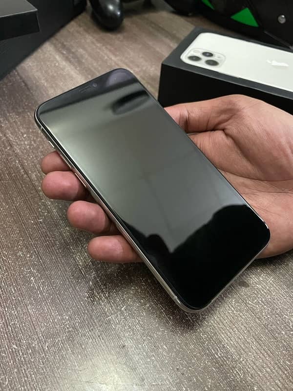 iphone 11 pro 256gb dual pta approved with box 1