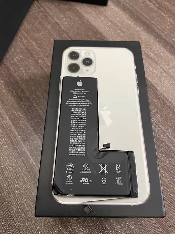 iphone 11 pro 256gb dual pta approved with box 9