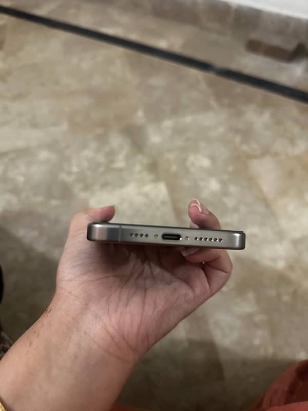 iPhone 15pro max 256gb non pta natural titanium 5