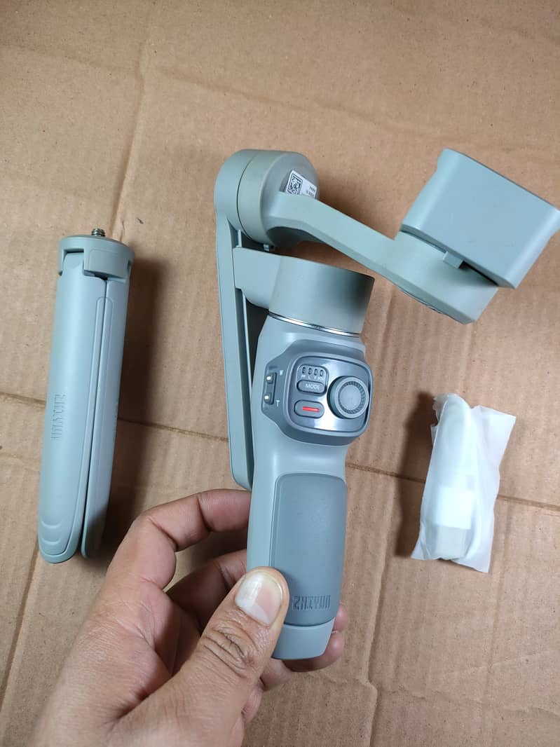 ZHIYUN SMOOTH Q3 Smartphones Gimbal Excellent condition like New 3