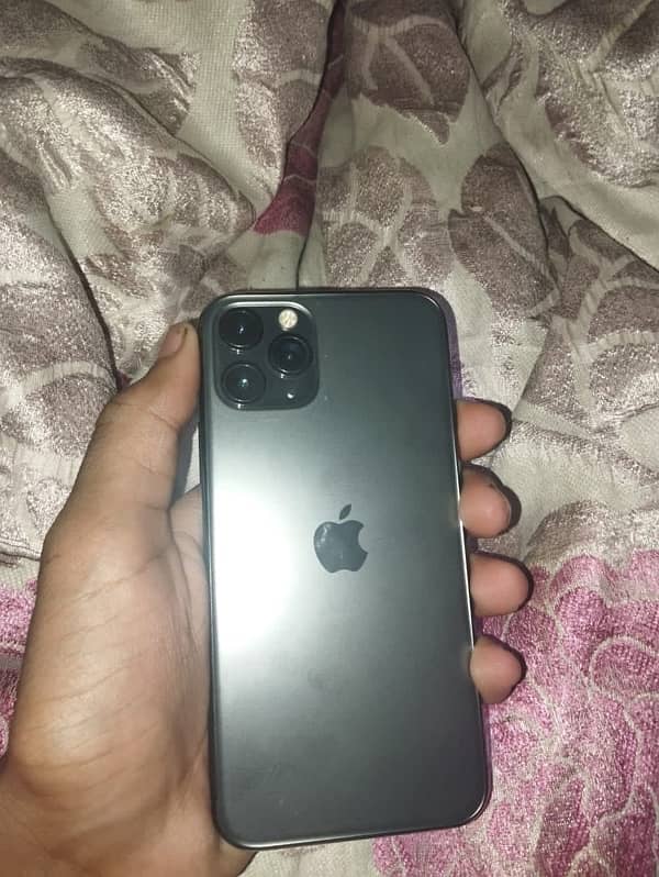 iphone 11 pro with box with charger 1