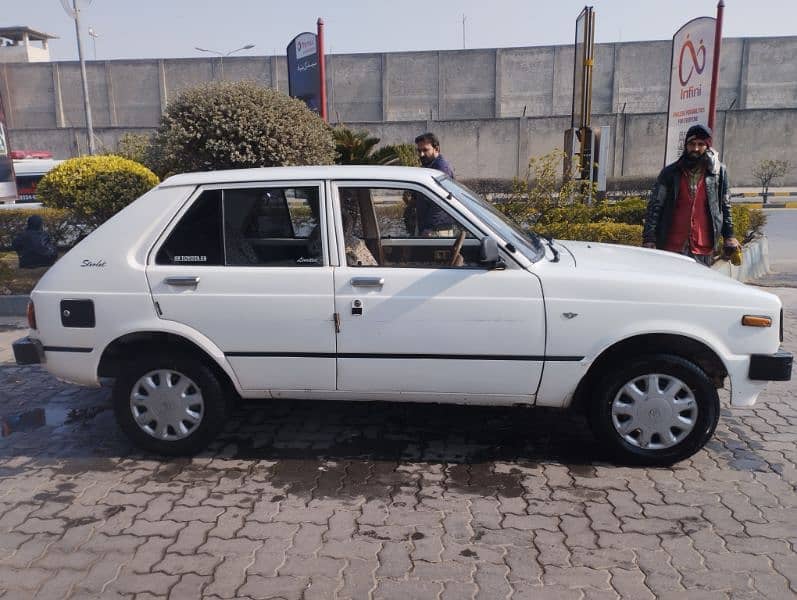 Toyota Starlet 1981 12