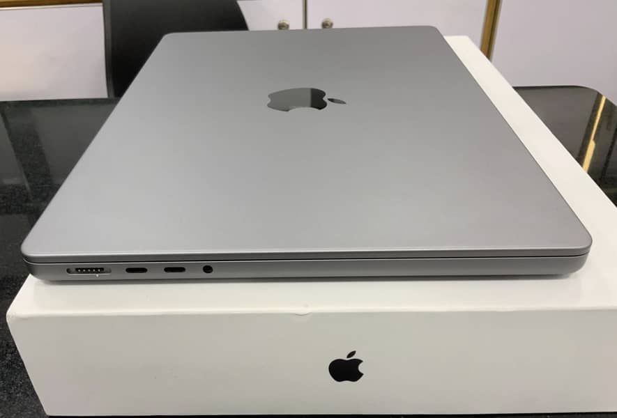 Apple MacBook Pro Used like new M1 16GB RAM 512GB Storage 0