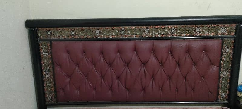 iron and cushion bed 0