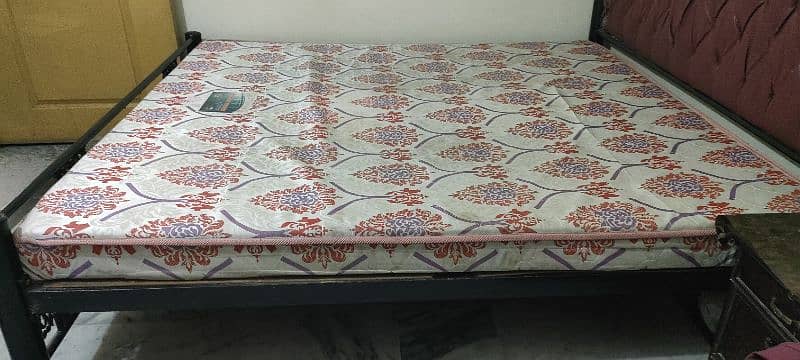 iron and cushion bed 4