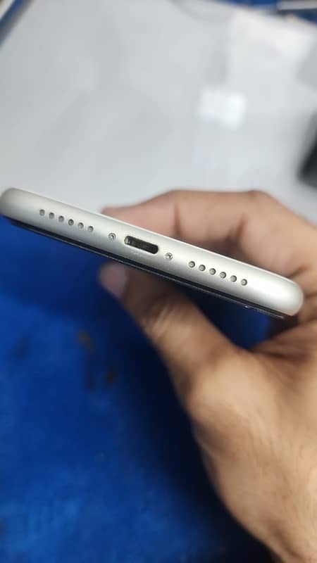 IPhone 11 128gb White colour PTA APPROVED 2