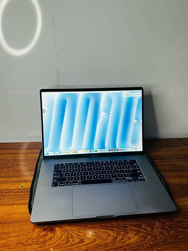 MACBOOK PRO late 2019 CORE I9 16/1TB SSD 0