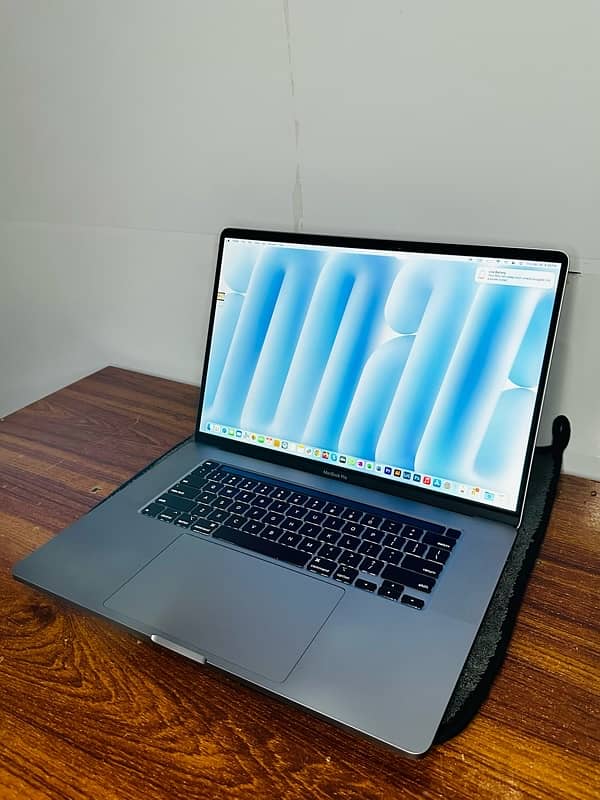 MACBOOK PRO late 2019 CORE I9 16/1TB SSD 2