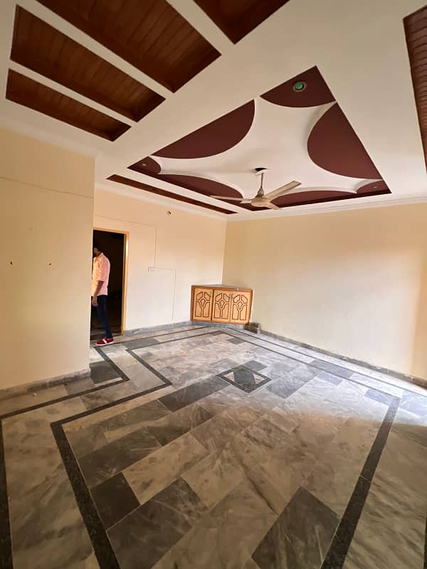 BRAND NEW FAMILY APPARTMENT FOR RENT LOCATION AYUB COLONY 1