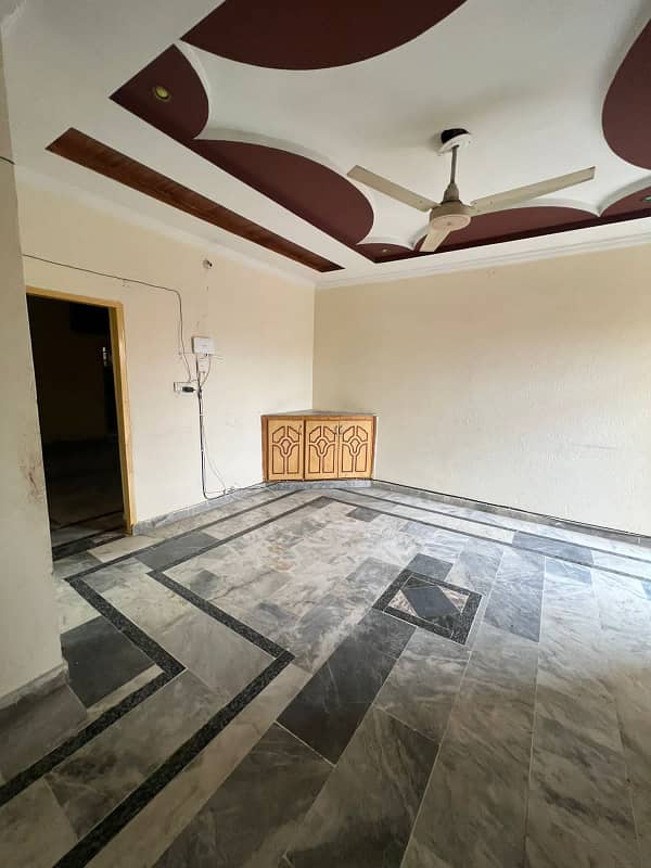 BRAND NEW FAMILY APPARTMENT FOR RENT LOCATION AYUB COLONY 5