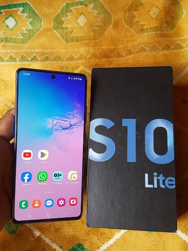 Samsung Galaxy S10 lite in Excellent Condition 2