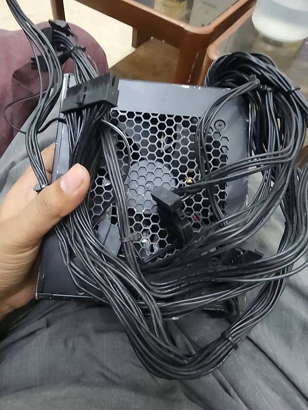 800W Power Supply Liteon 80 plus gold gaming non-modular power supply. 0