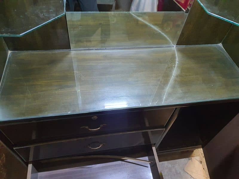 Dressing Table With LED 1