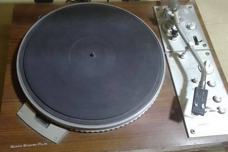 Turntables : Record Players : Gramophones : Prices Mentioned Below 3