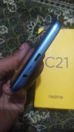 Realme c21