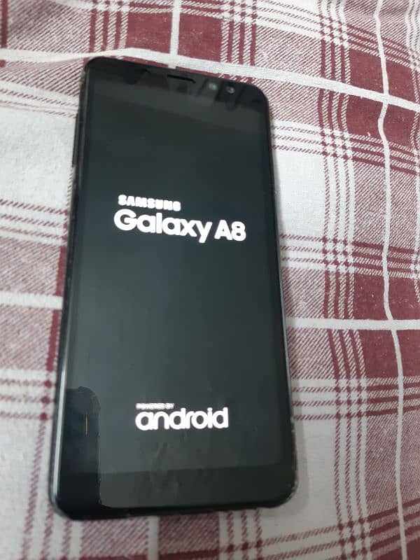 samsung A8 2018 4/64 9