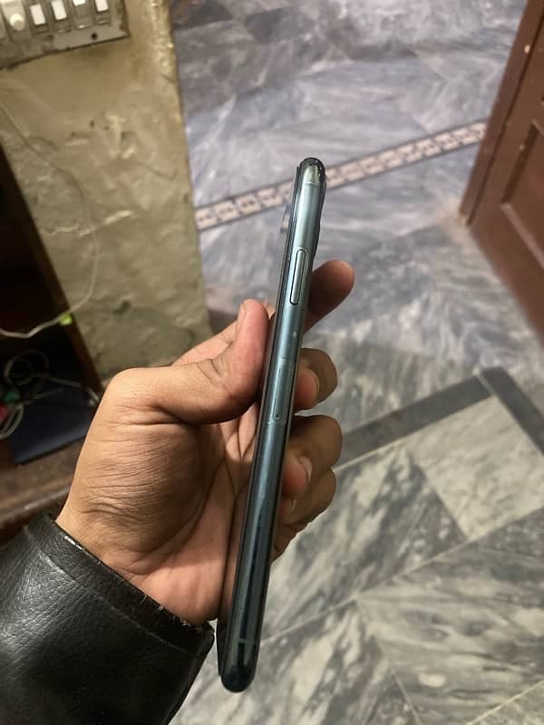 I phone 11 pro max 256gb PTA Approved 5