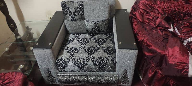 3+1 sofa seater 1