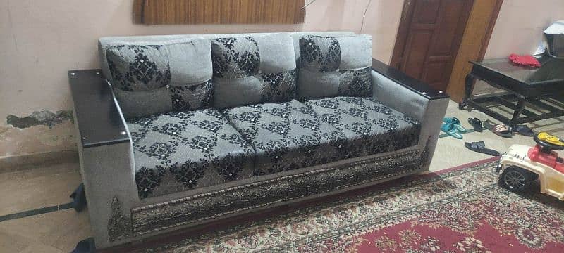 3+1 sofa seater 2