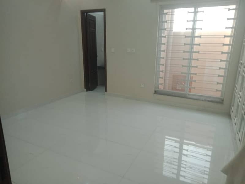 5 marla brand new upper portion for rent pine avenue road lahore. 3