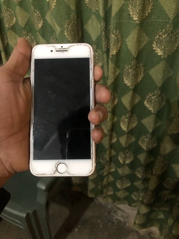 iPhone 7non pta condition 10/10 battery service 0