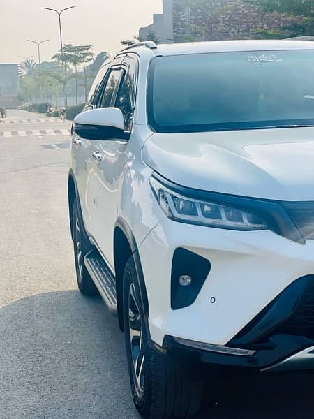 Toyota Fortuner Legender 2022 3