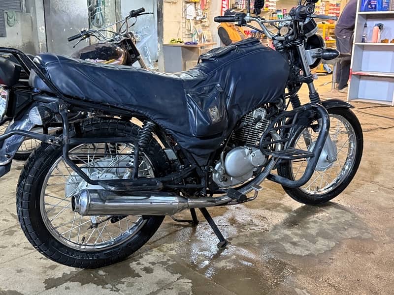 SUZUKI GS 150 KARACHI 8