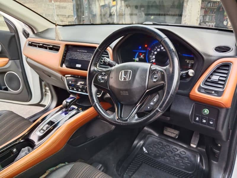 Honda Vezel 2015 3