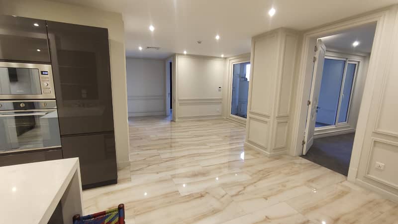 Live In Most Luxurious Building In Gulberg Downtown Gulberg Apartment For Rent 5